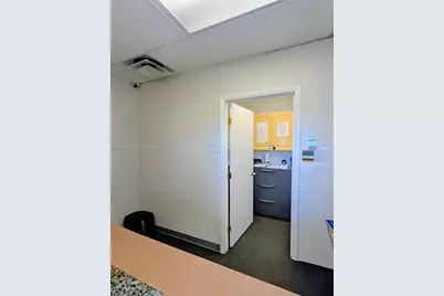 1100 W Oakland Park Blvd #3, Wilton Manors, FL 33311 - Photo 9