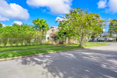 701 SW 27th Rd, Miami, FL 33129 - Photo 7