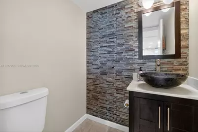 2655 Collins Ave #1407, Miami Beach, FL 33140 - Photo 9