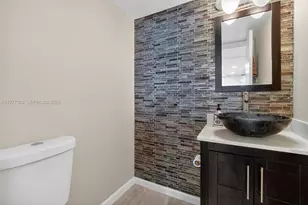 2655 Collins Ave, Miami Beach, FL 33140 - Photo 9