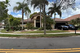 966 Spoonbill Cir, Weston, FL 33326 - Photo 1