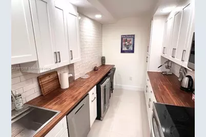 4001 Hillcrest Dr #1014, Hollywood, FL 33021 - Photo 1