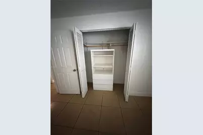 1735 W 60th St #M201, Hialeah, FL 33012 - Photo 7