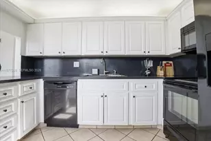 9410 Tangerine Pl, Davie, FL 33324 - Photo 9