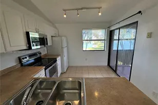 1533 S Liberty Ave, Homestead, FL 33034 - Photo 7