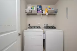 340 NE 194th Ln, Miami, FL 33179 - Photo 21