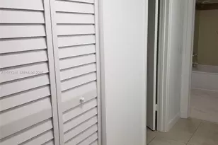 1301 NE 7th St, Hallandale Beach, FL 33009 - Photo 7