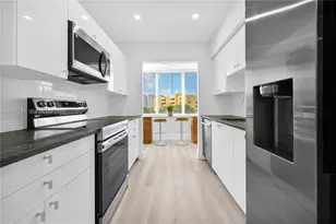 250 180th Dr, Sunny Isles Beach, FL 33160 - Photo 9