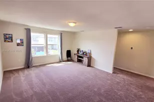 2647 E Lake Point Dr, Kissimmee, FL 34744 - Photo 7