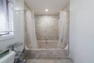 2046 NE 15th St, Fort Lauderdale, FL 33304 - Photo 31