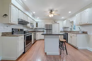 2046 NE 15th St, Fort Lauderdale, FL 33304 - Photo 23