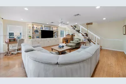 2046 NE 15th St, Fort Lauderdale, FL 33304 - Photo 11