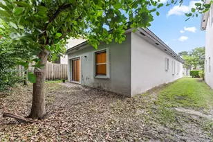 236 SE 32nd Ave, Homestead, FL 33033 - Photo 5