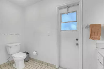 1048 NW 110th Ln, Coral Springs, FL 33071 - Photo 45