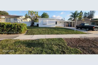 142 SE 4th Ave, Boynton Beach, FL 33435 - Photo 1