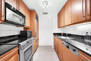 1435 Brickell Ave, Miami, FL 33131 - Photo 13