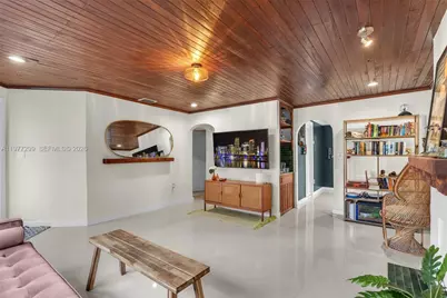 810 NE 149th St, Miami, FL 33161 - Photo 7