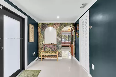 810 NE 149th St, Miami, FL 33161 - Photo 5