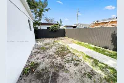 1557 NW 66th St, Miami, FL 33147 - Photo 19