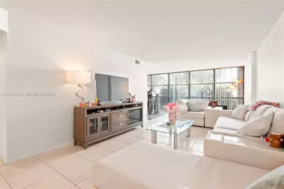 1000 Parkview Dr #222, Hallandale Beach, FL 33009 - Photo 5