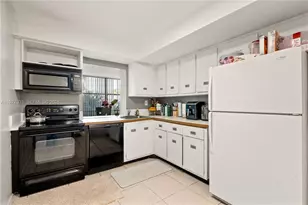 1000 Parkview Dr, Hallandale Beach, FL 33009 - Photo 9