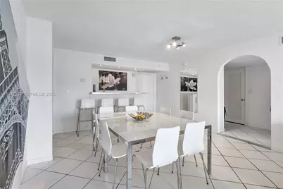 6039 Collins Ave #829, Miami Beach, FL 33140 - Photo 5