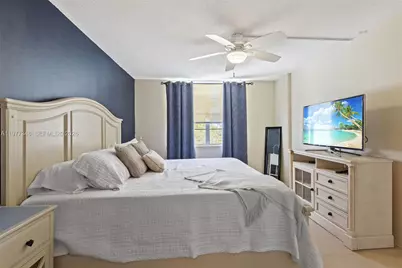 9480 Poinciana Pl #407, Davie, FL 33324 - Photo 13