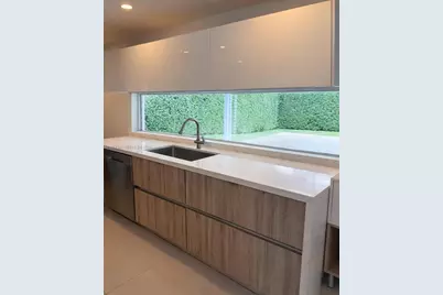 21015 NE 19th Ct, Miami, FL 33179 - Photo 3