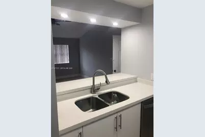 550 S Park Rd #32-8, Hollywood, FL 33021 - Photo 3