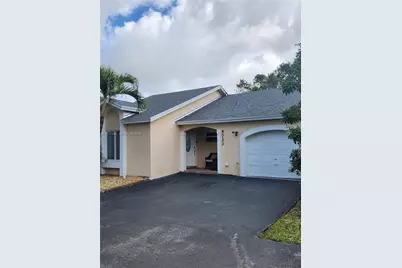 5723 NW 100th Ct, Doral, FL 33178 - Photo 1