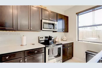 11238 SW 250th Ter, Homestead, FL 33032 - Photo 5