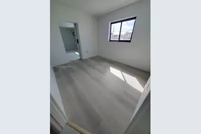 920 SE 8th St #1, Hialeah, FL 33010 - Photo 9