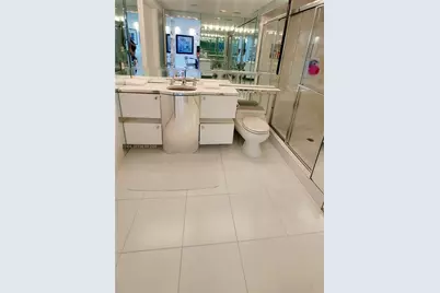 1000 W Island Blvd #508, Aventura, FL 33160 - Photo 11