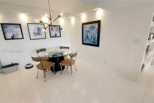 1000 W Island Blvd, Aventura, FL 33160 - Photo 17
