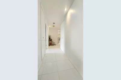 1000 W Island Blvd #508, Aventura, FL 33160 - Photo 21