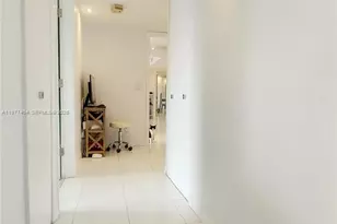 1000 W Island Blvd, Aventura, FL 33160 - Photo 21