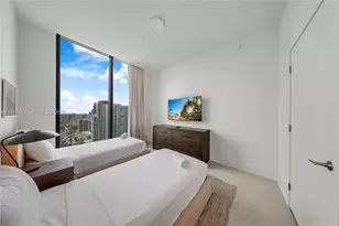 159 NE 6th St, Miami, FL 33132 - Photo 15