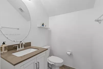 2380 NE 1st St, Homestead, FL 33033 - Photo 19
