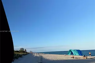 7800 Collins Ave, Miami Beach, FL 33141 - Photo 31