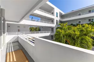 7800 Collins Ave, Miami Beach, FL 33141 - Photo 17