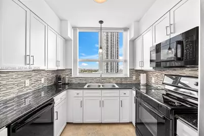 2000 N Bayshore Dr #1502, Miami, FL 33137 - Photo 7