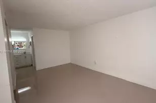 8895 Fontainebleau Blvd, Miami, FL 33172 - Photo 9