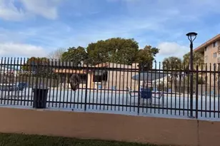 8895 Fontainebleau Blvd, Miami, FL 33172 - Photo 29