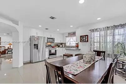 12696 NW 10th Ln, Miami, FL 33182 - Photo 33