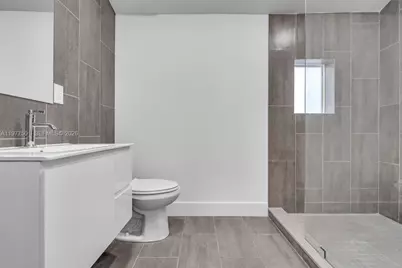 648 South Dr, Miami Springs, FL 33166 - Photo 7