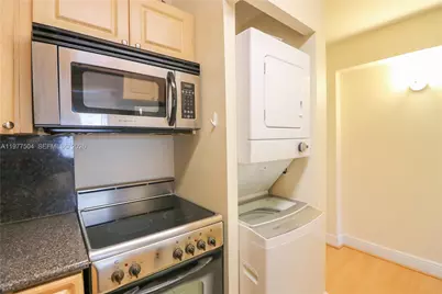 134 SW 7th Ave #403, Miami, FL 33130 - Photo 13