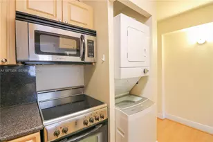 134 SW 7th Ave, Miami, FL 33130 - Photo 13