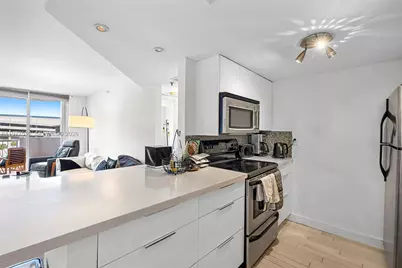1621 Bay Rd #505, Miami Beach, FL 33139 - Photo 13
