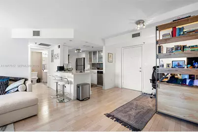 1621 Bay Rd #505, Miami Beach, FL 33139 - Photo 9