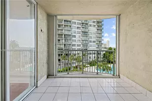 1420 Brickell Bay Dr, Miami, FL 33131 - Photo 19